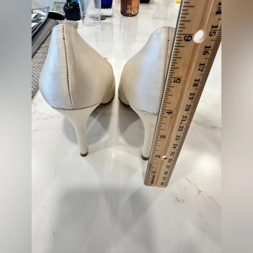 Kate Spade Satin Ivory Heels with Rose Embellishments (Size 8.5)